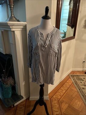 Jones New York Black & White Vertical Stripe Tunic